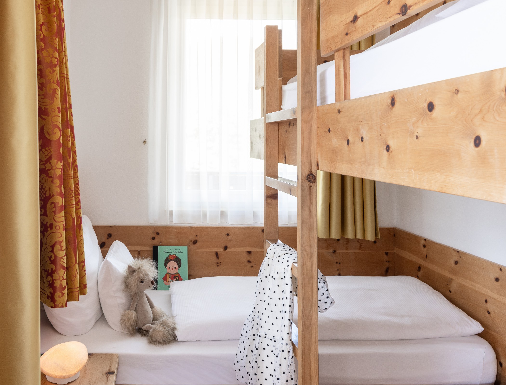 Kinderzimmer mit Kuscheltier